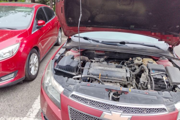Used Chevrolet Cruze 2013 1.6L SE AT Engine Bay Right