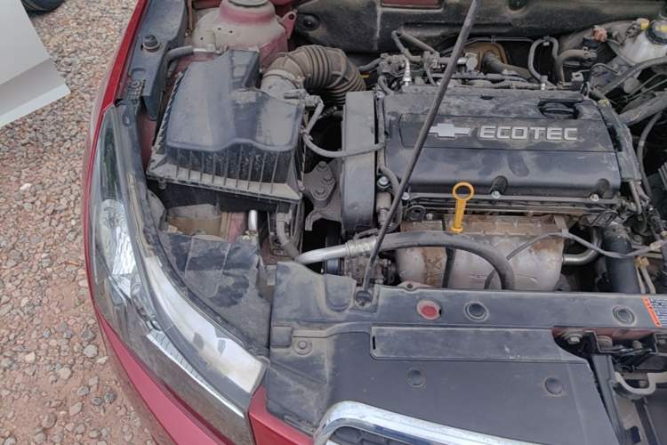 Used Chevrolet Cruze 2013 1.8L SE AT Engine Bay Right