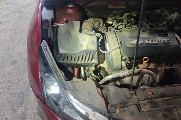 Used Chevrolet Cruze 2013 Hatchback 1.6L Manual Luxury Model Engine Bay Right