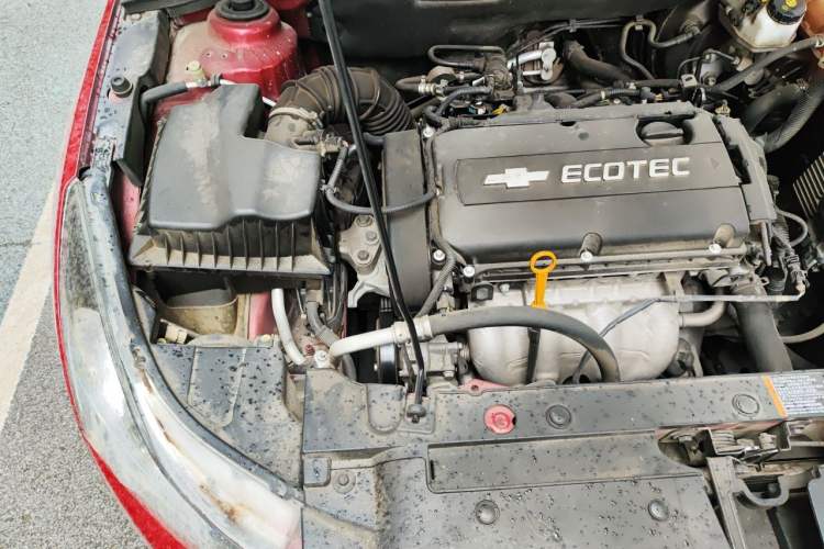 Used Chevrolet Cruze 2013 Hatchback 1.6L Manual Luxury Model Engine Bay Right