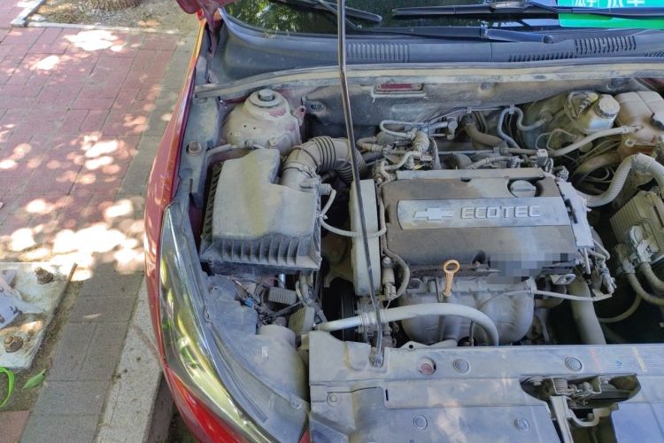 Used Chevrolet Cruze 2013 1.6L SL MT Engine Bay Right