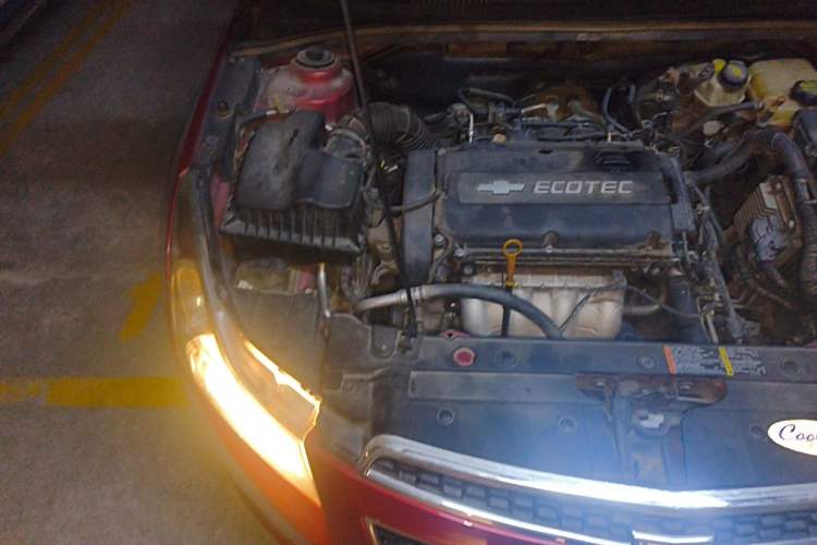Used Chevrolet Cruze 2013 1.8L SE AT Engine Bay Right