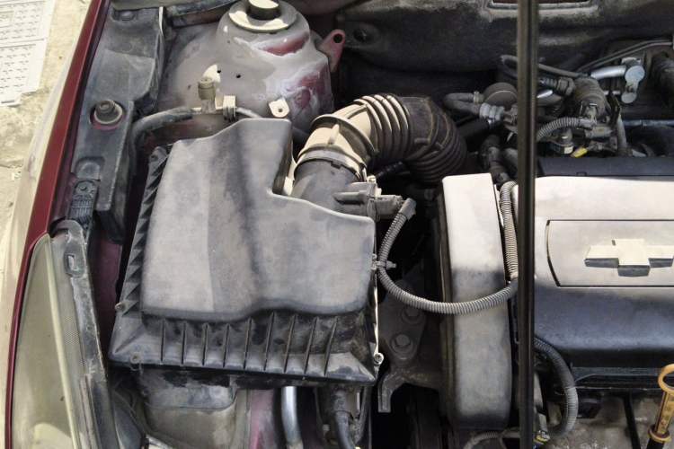 Used Chevrolet Cruze 2013 Hatchback 1.6L Automatic Luxury Model Engine Bay Right