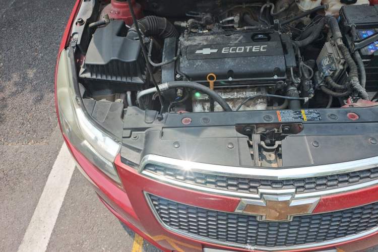 Used Chevrolet Cruze 2013 1.6L SE MT Engine Bay Right