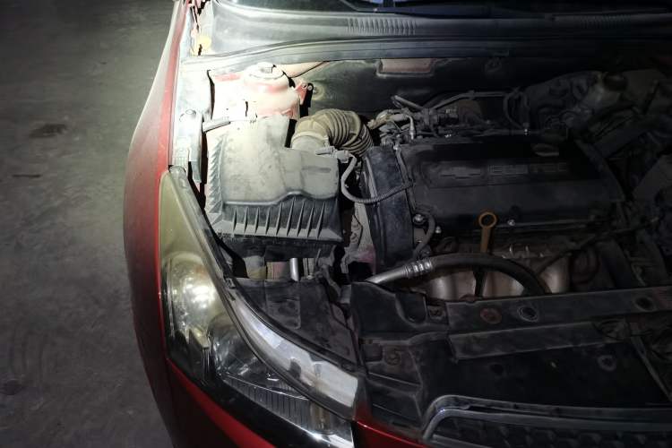 Used Chevrolet Cruze 2013 1.8L SE AT Engine Bay Right