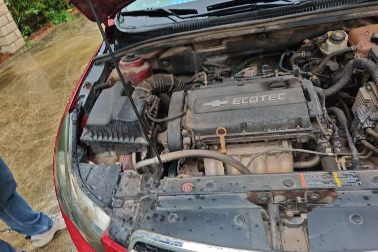 Used Chevrolet Cruze 2013 1.8L SE AT Engine Bay Right