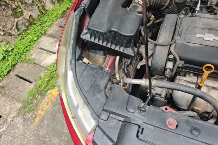 Used Chevrolet Cruze 2013 1.8L SE AT Engine Bay Right
