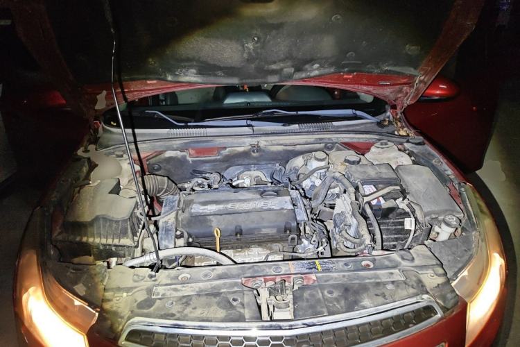 Used Chevrolet Cruze 2013 1.6L SL Grand Edition Manual Transmission Engine Bay