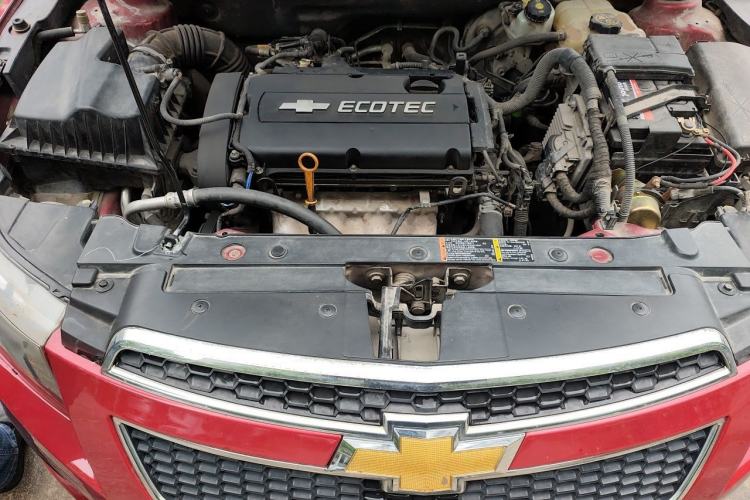 Used Chevrolet Cruze 2013 1.6L SL MT Engine Bay