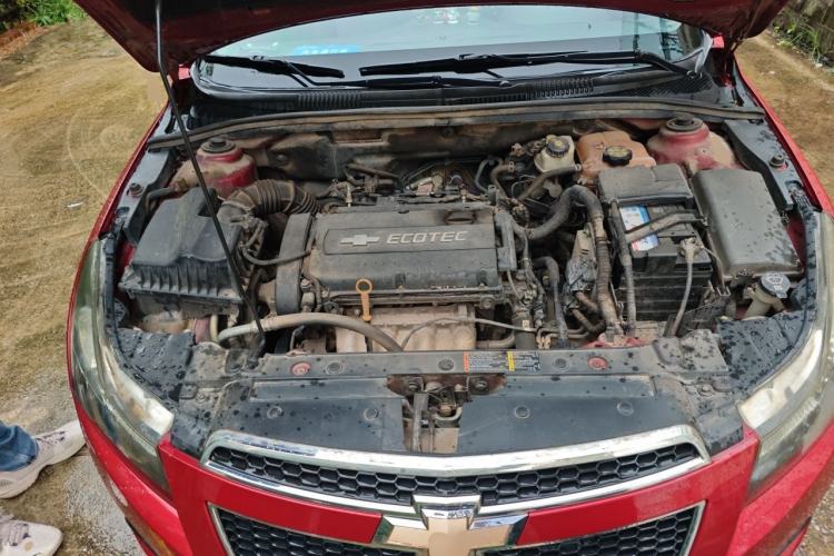 Used Chevrolet Cruze 2013 1.8L SE AT Engine Bay