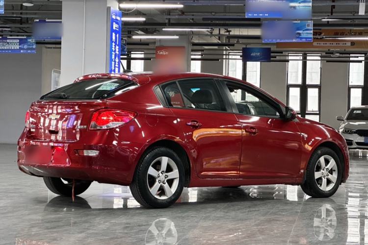 Used Chevrolet Cruze 2013 Hatchback 1.6L Automatic Luxury Model Exterior 1
