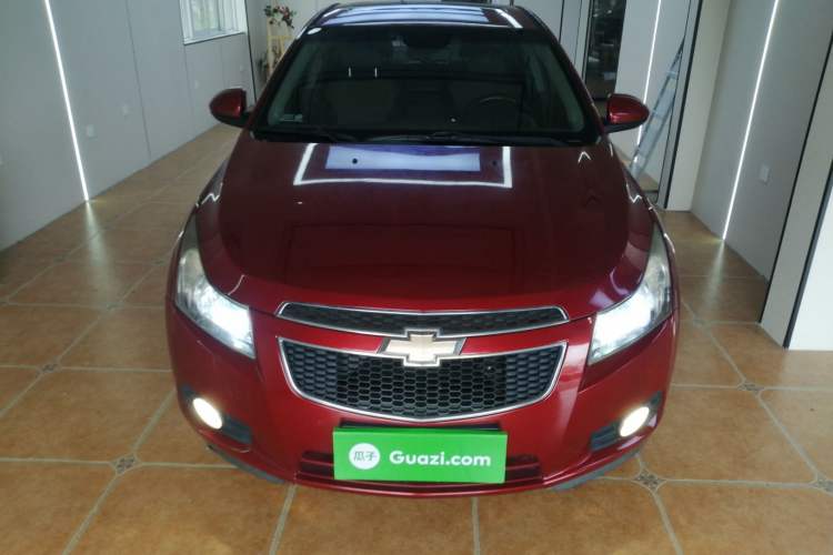 Used Chevrolet Cruze 2013 Hatchback 1.6L Manual Luxury Model Exterior 1