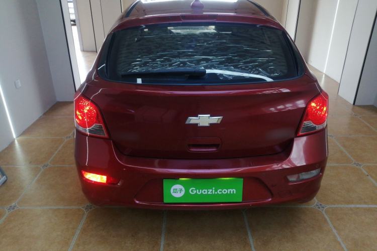 Used Chevrolet Cruze 2013 Hatchback 1.6L Manual Luxury Model Exterior 4