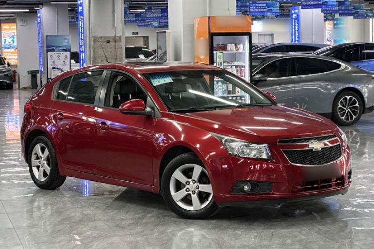Used Chevrolet Cruze 2013 Hatchback 1.6L Automatic Luxury Model Exterior 5