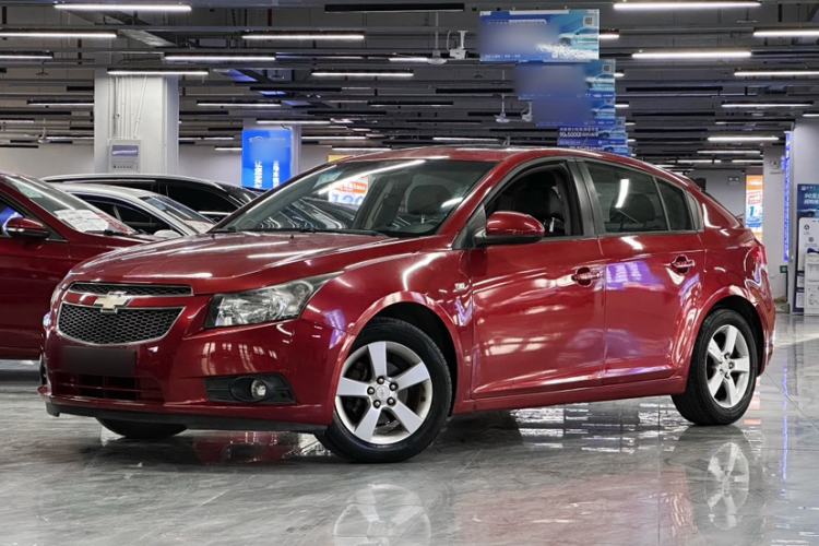 Used Chevrolet Cruze 2013 Hatchback 1.6L Automatic Luxury Model Exterior 6