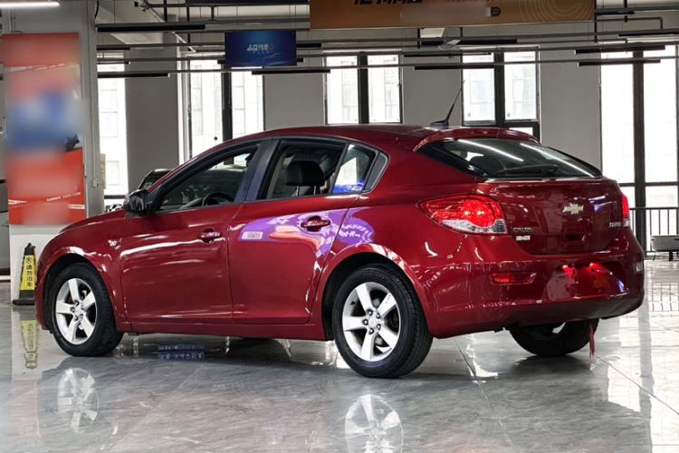 Used Chevrolet Cruze 2013 Hatchback 1.6L Automatic Luxury Model Exterior 7