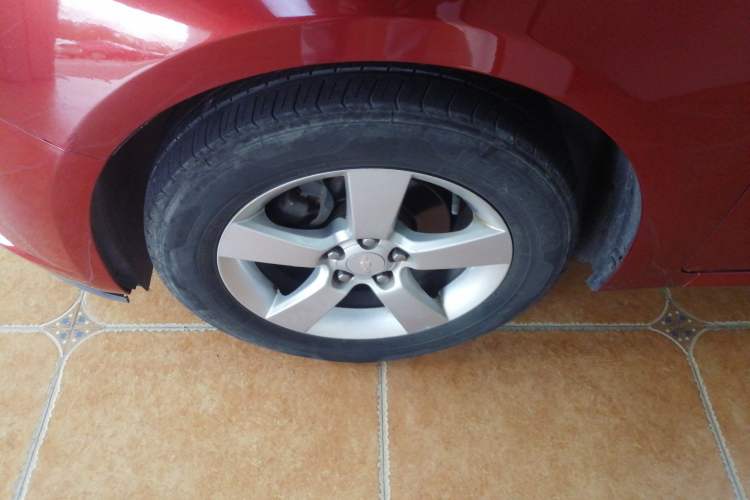 Used Chevrolet Cruze 2013 Hatchback 1.6L Manual Luxury Model Exterior 7