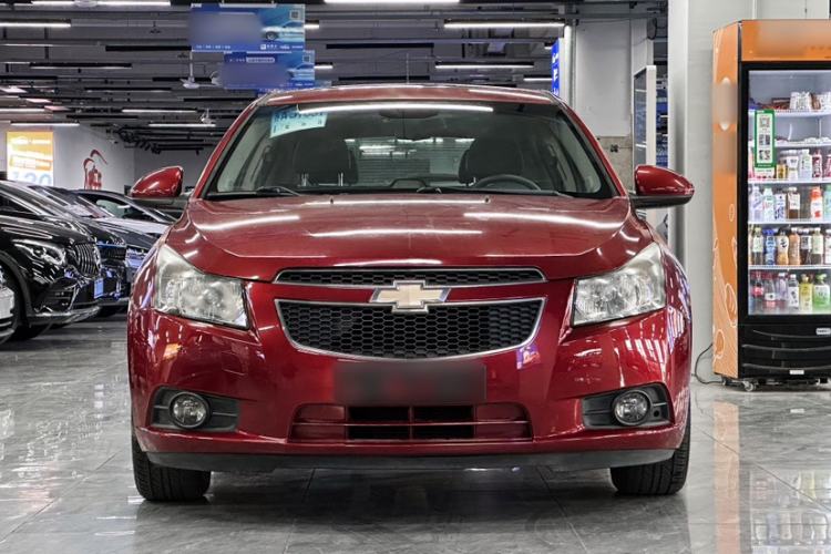 Used Chevrolet Cruze 2013 Hatchback 1.6L Automatic Luxury Model Exterior 9