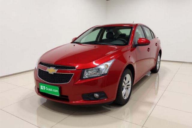 Ojetý Chevrolet Cruze 2013 Hatchback 1.6L Manual Luxury Model