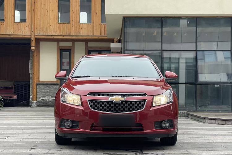 Used Chevrolet Cruze 2013 Hatchback 1.6L Automatic Luxury Model Front