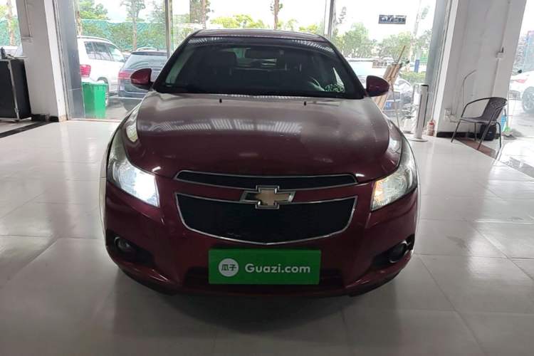 Used Chevrolet Cruze 2013 Hatchback 1.6L Automatic Luxury Model Front