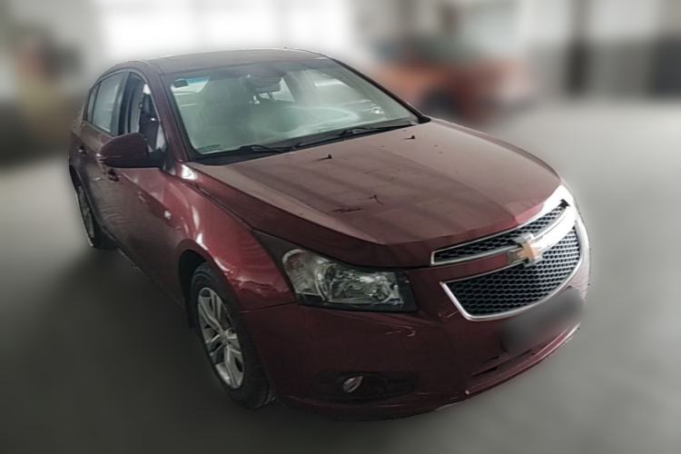 Used Chevrolet Cruze 2013 Hatchback 1.6L Manual Luxury Model Front Right 45 Deg