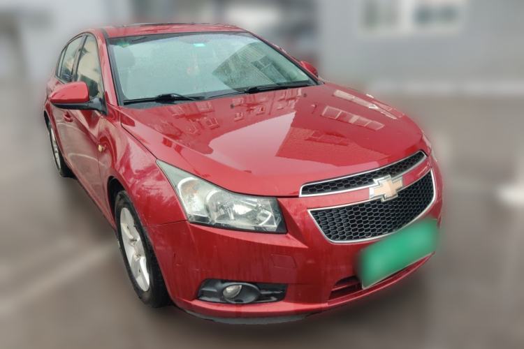Used Chevrolet Cruze 2013 Hatchback 1.6L Manual Luxury Model Front Right 45 Deg