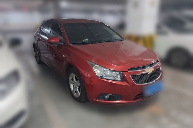 Used Chevrolet Cruze 2013 Hatchback 1.6L Manual Luxury Model Front Right 45 Deg