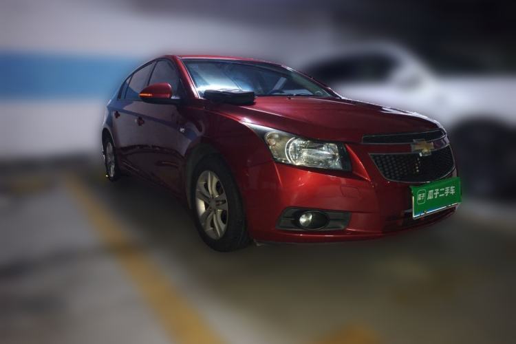Used Chevrolet Cruze 2013 Hatchback 1.6L Automatic Luxury Model Front Right 45 Deg