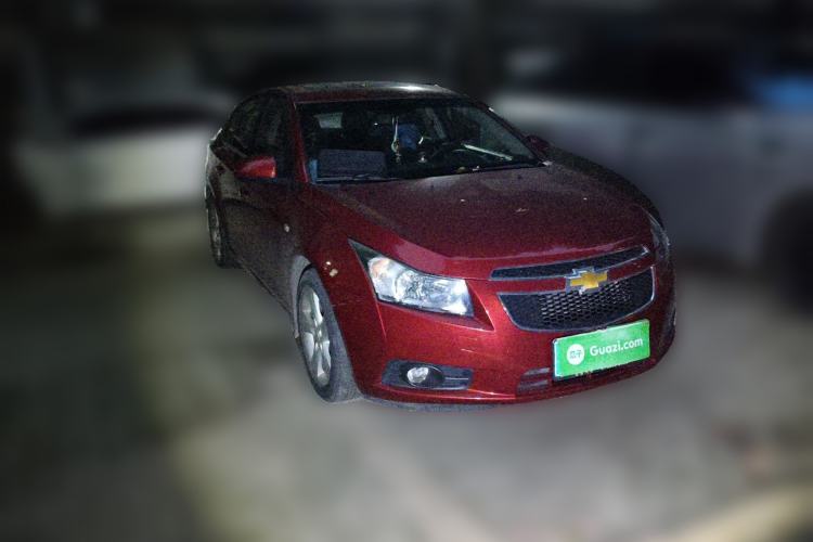 Used Chevrolet Cruze 2013 Hatchback 1.6T Automatic Flagship Model Front Right 45 Deg