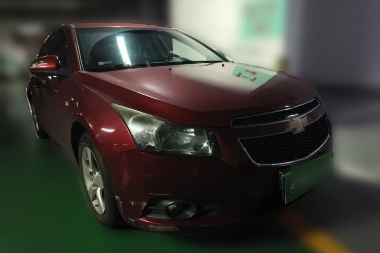Used Chevrolet Cruze 2013 Hatchback 1.6L Automatic Luxury Model Front Right 45 Deg