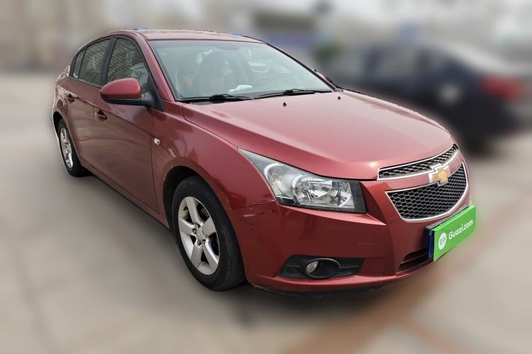 Used Chevrolet Cruze 2013 Hatchback 1.6L Automatic Luxury Model Front Right 45 Deg