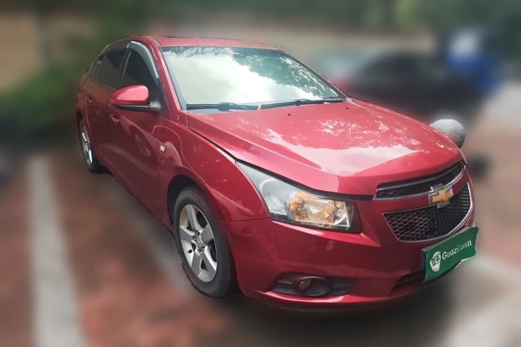 Used Chevrolet Cruze 2013 Hatchback 1.6L Automatic Luxury Model Front Right 45 Deg