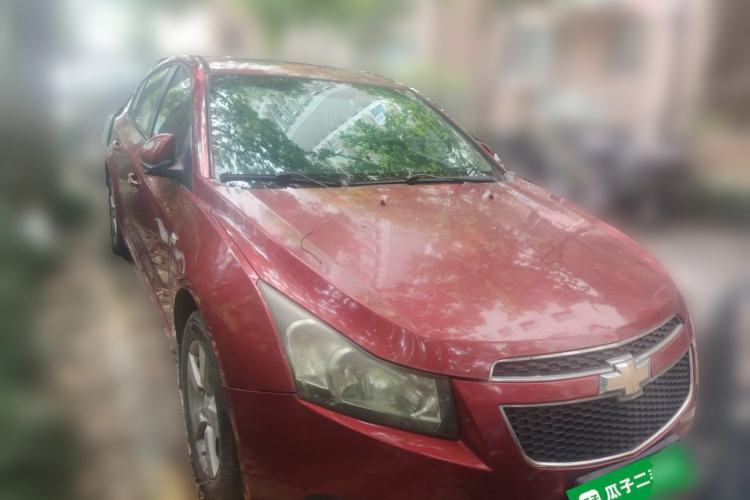 Used Chevrolet Cruze 2013 Hatchback 1.6L Automatic Luxury Model Front Right 45 Deg