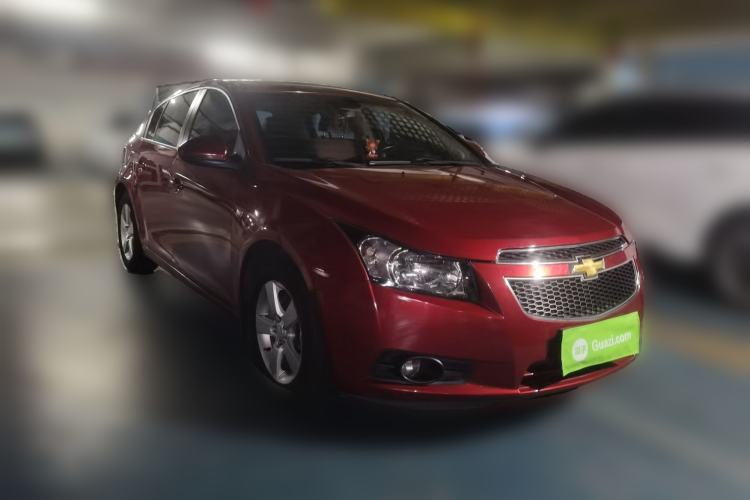 Used Chevrolet Cruze 2013 Hatchback 1.6L Automatic Luxury Model Front Right 45 Deg