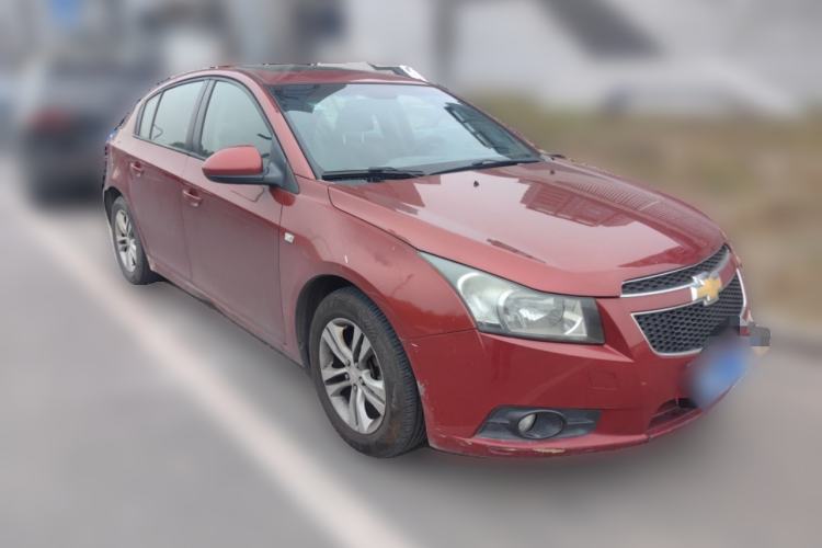 Used Chevrolet Cruze 2013 Hatchback 1.6L Automatic Luxury Model Front Right 45 Deg