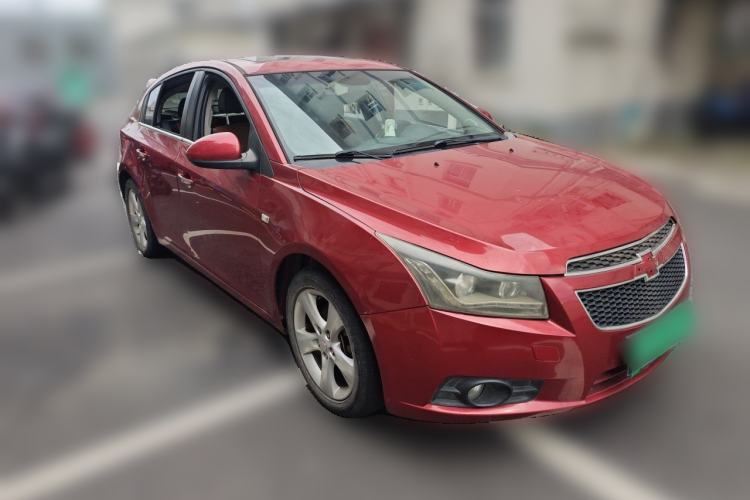 Used Chevrolet Cruze 2013 Hatchback 1.6T Automatic Flagship Model Front Right 45 Deg