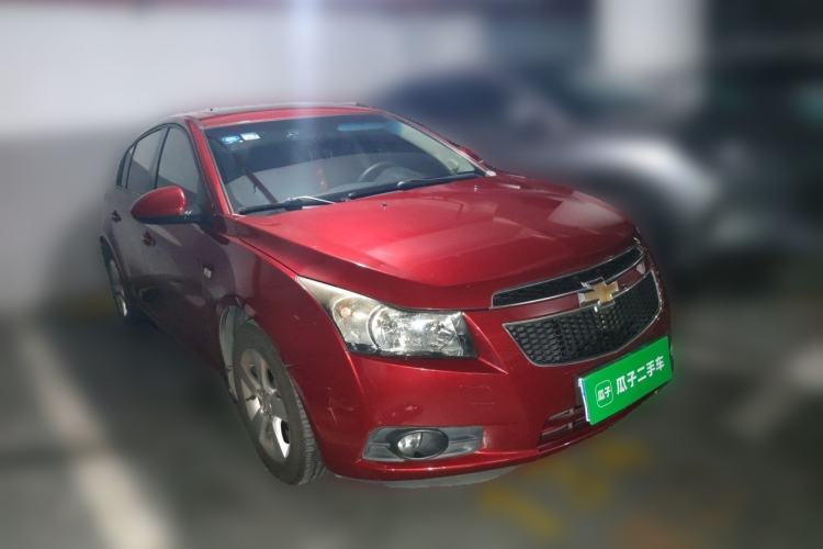 Used Chevrolet Cruze 2013 Hatchback 1.6L Manual Luxury Model Front Right 45 Deg