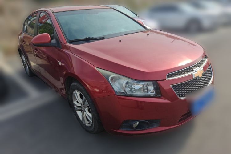 Used Chevrolet Cruze 2013 Hatchback 1.6L Automatic Luxury Model Front Right 45 Deg