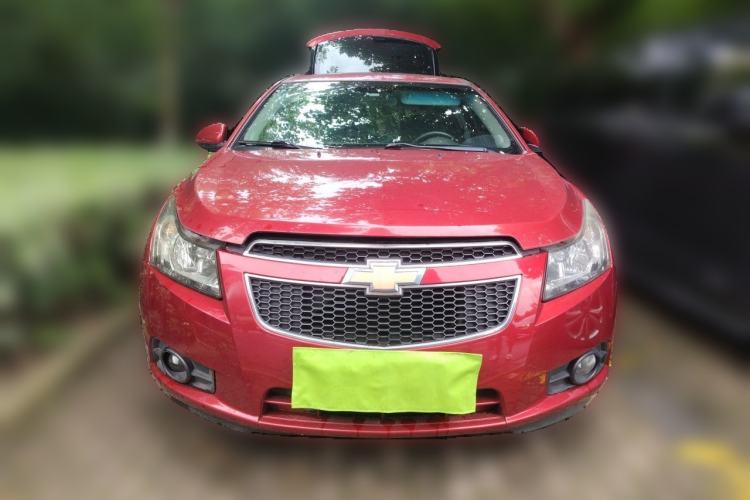 Used Chevrolet Cruze 2013 Hatchback 1.6L Manual Luxury Model Front