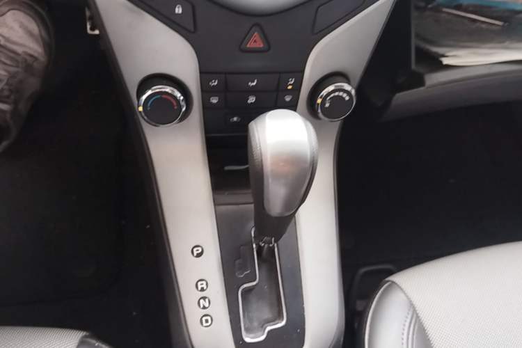 Used Chevrolet Cruze 2013 1.6L SL Grand Edition Automatic Gear Lever