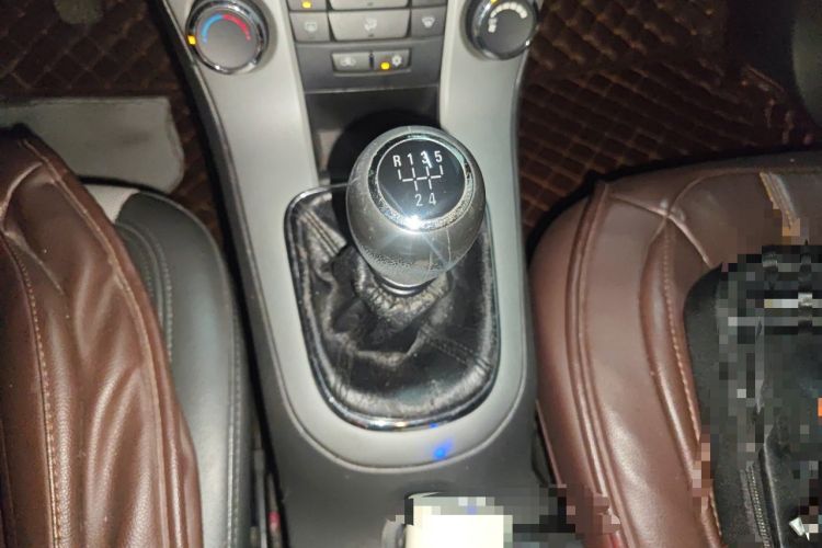 Used Chevrolet Cruze 2013 1.6L SL MT Gear Lever