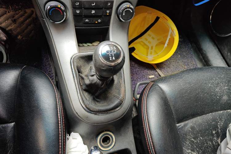 Used Chevrolet Cruze 2013 1.6L SE MT Gear Lever