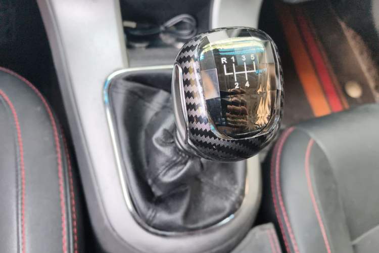 Used Chevrolet Cruze 2013 1.6L SE MT Gear Lever