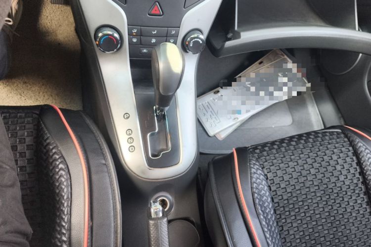 Used Chevrolet Cruze 2013 1.6L SE AT Gear Lever