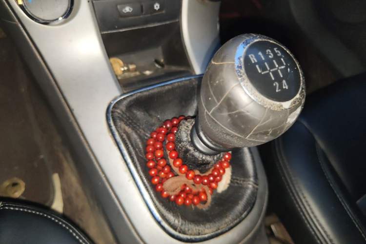 Used Chevrolet Cruze 2013 1.6L SL MT Gear Lever