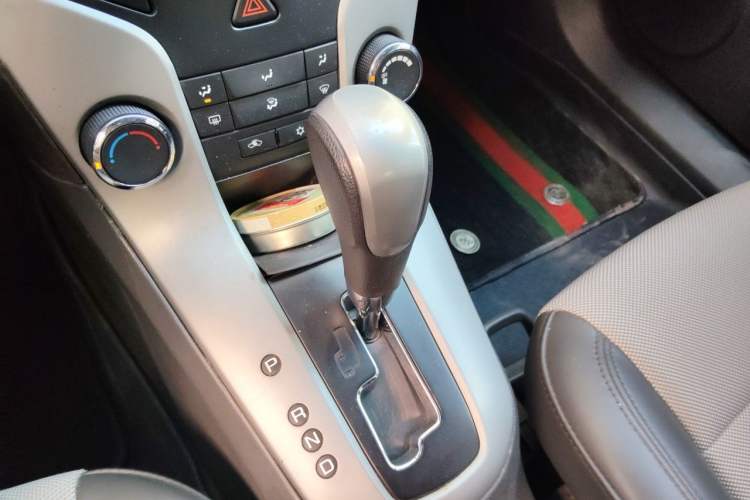 Used Chevrolet Cruze 2013 1.6L SL Grand Edition Automatic Gear Lever