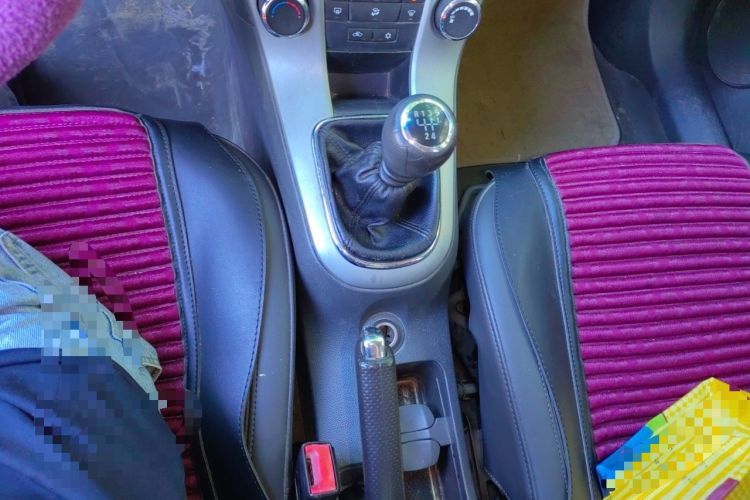 Used Chevrolet Cruze 2013 1.6L SL MT Gear Lever