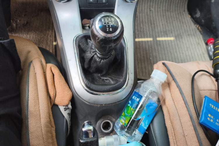 Used Chevrolet Cruze 2013 1.6L SE MT Gear Lever