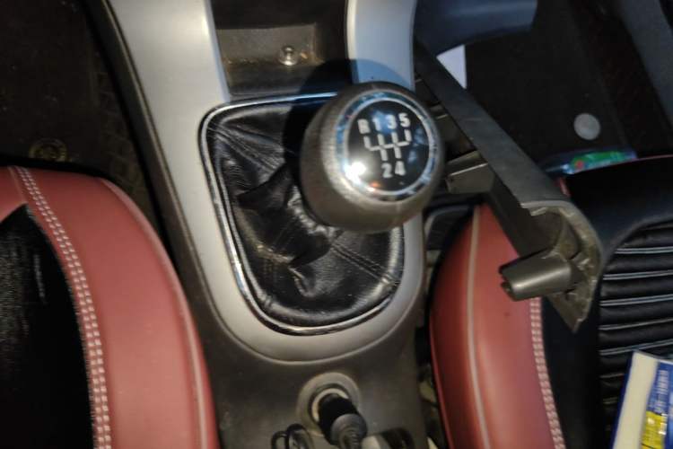 Used Chevrolet Cruze 2013 1.6L SL MT Gear Lever